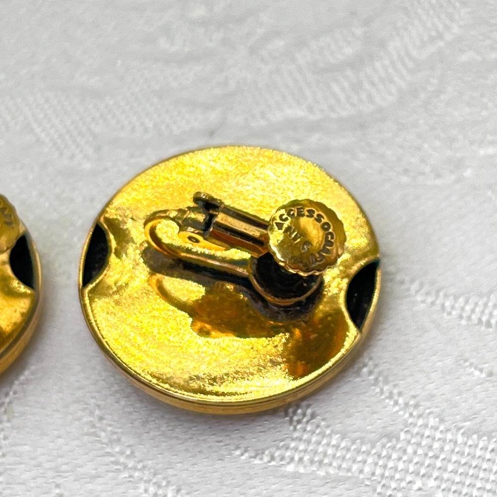 Vintage Accessocraft Gold and Black Tone Textured Circular Screw Back Earrings - Picture 10 of 11